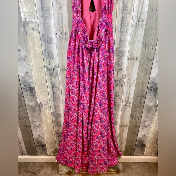 Lovers and Frends Hazel Gown in Liliana Floral Pink Size Large. - Picture 8 of 16